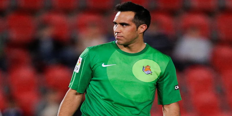 Claudio Bravo dành hơn nửa sự nghiệp tại Real Sociedad